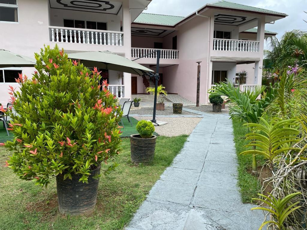Mokara Holiday Apartment Anse Royale Exterior photo