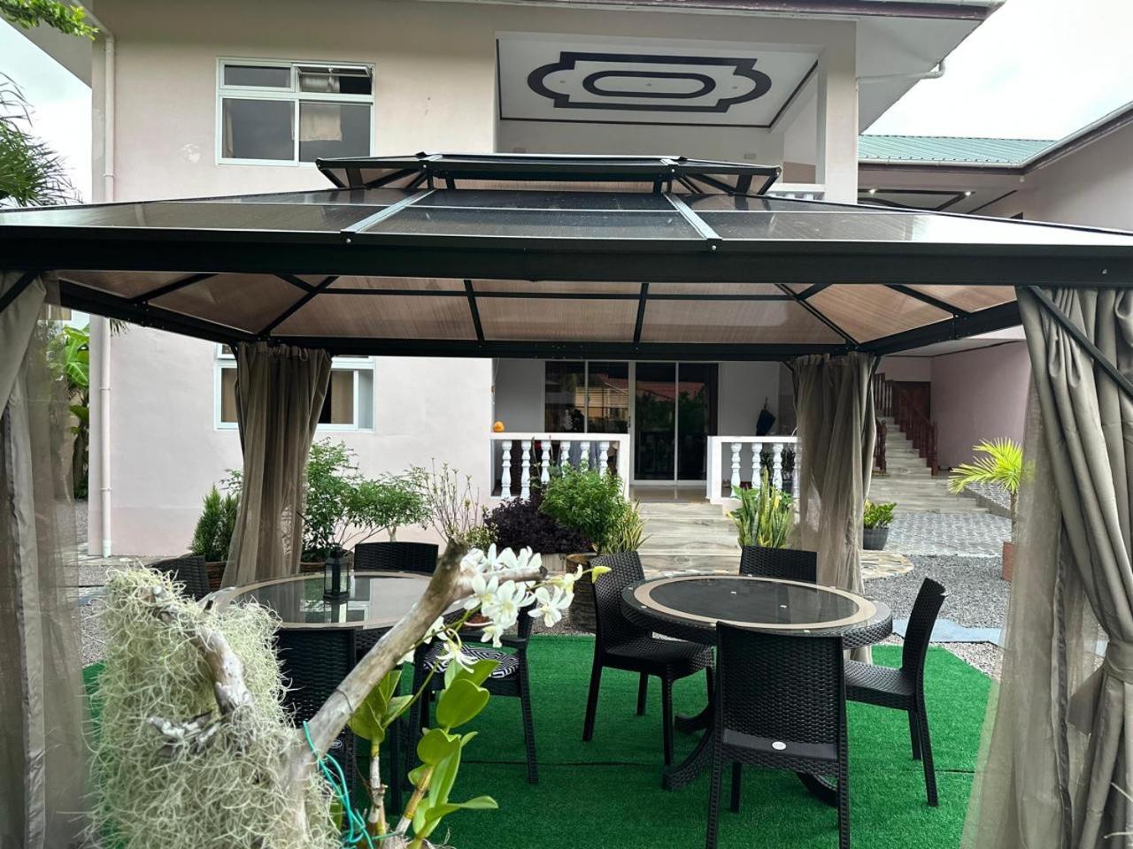 Mokara Holiday Apartment Anse Royale Exterior photo